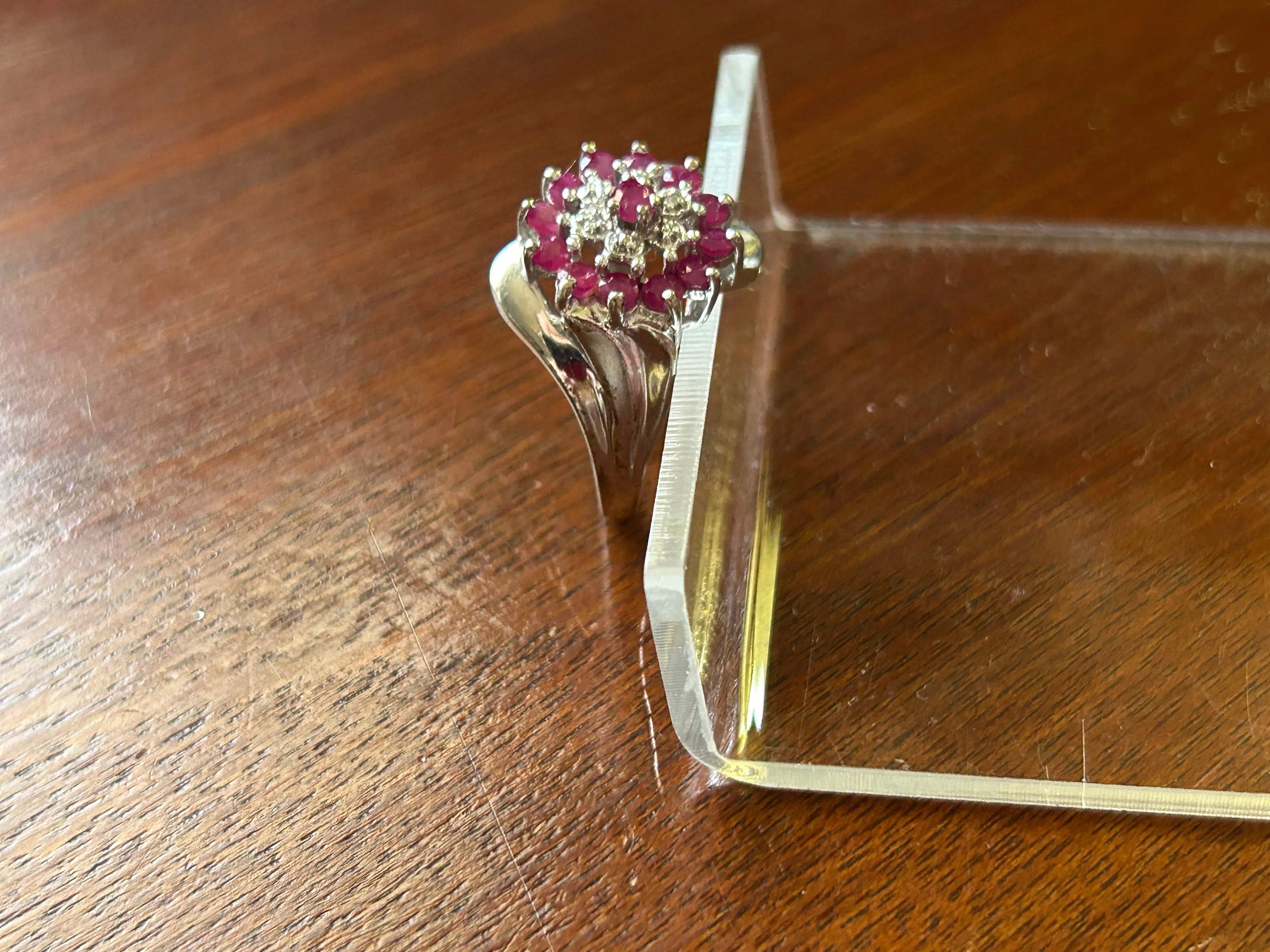 10k White Gold Ruby Diamond Cluster Cocktail Ring Sz 7